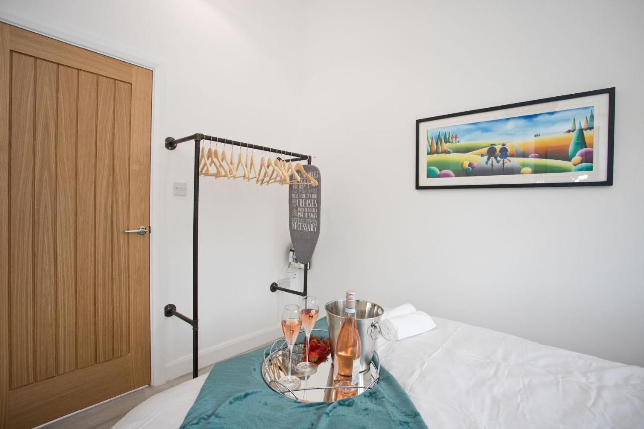 The Bearded Goat Den - A Rural Retreat At This Modern Holiday Cottage Saint Leonards Екстериор снимка