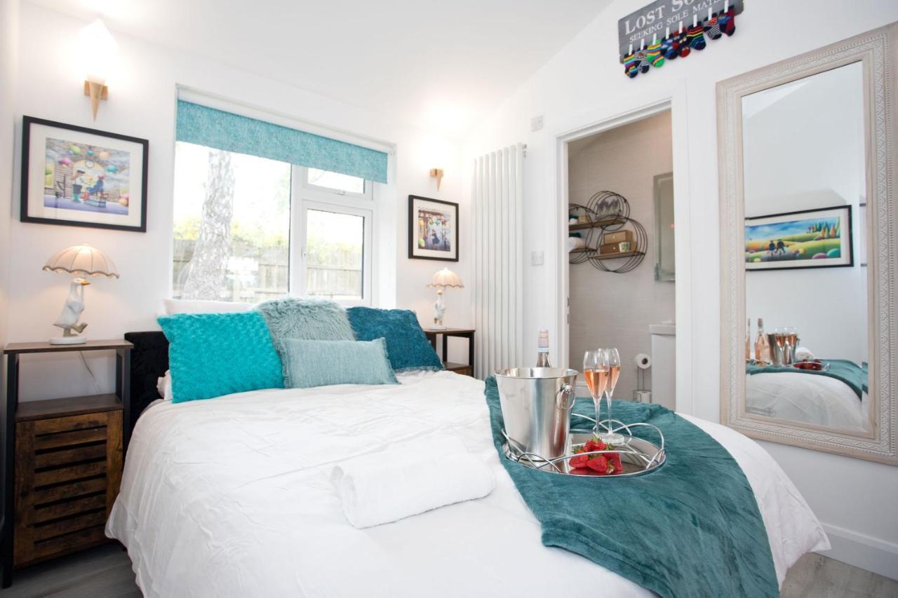 The Bearded Goat Den - A Rural Retreat At This Modern Holiday Cottage Saint Leonards Екстериор снимка