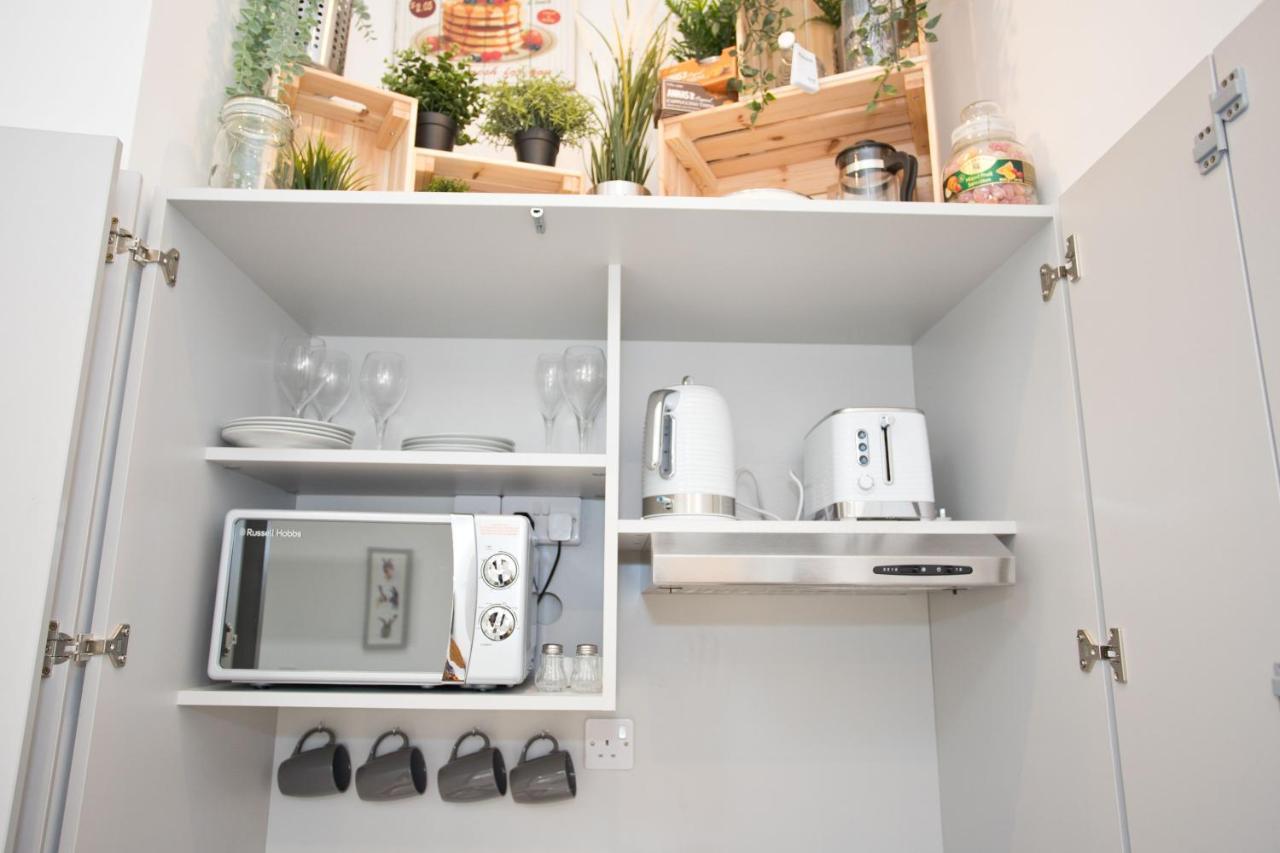 The Bearded Goat Den - A Rural Retreat At This Modern Holiday Cottage Saint Leonards Екстериор снимка